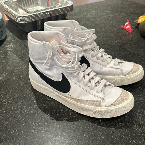 Nike White and Black High-Tops - Picture 1 of 2